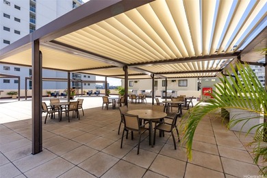 High-floor Aloha Lani unit in central Waikiki with sweeping - photo 22