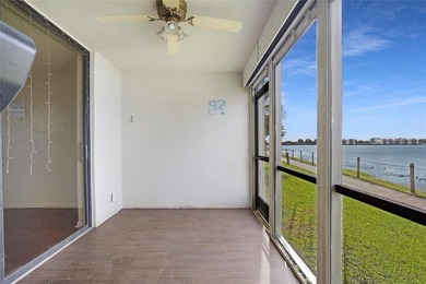 Best location in all of Lake Emerald! Ground floor, corner unit - photo 2