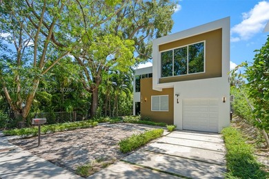 Highly sought-after Shenandoah! Spacious 5-bedroom, 5-bath home - photo 3