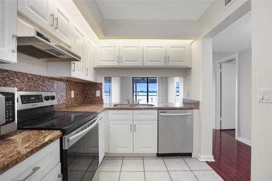 Best location in all of Lake Emerald! Ground floor, corner unit - photo 6