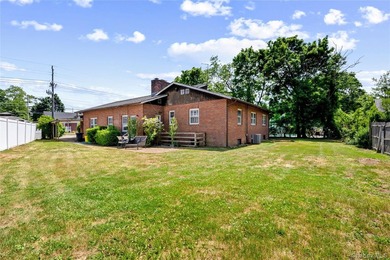Welcome to 1026 West Broadway, a rare mid-century modern home - photo 27