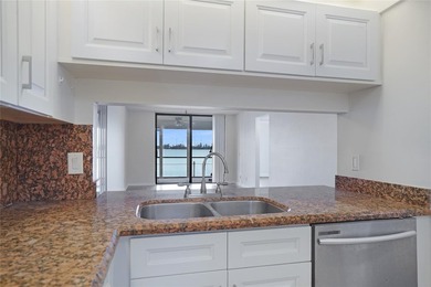 Best location in all of Lake Emerald! Ground floor, corner unit - photo 7