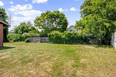 Welcome to 1026 West Broadway, a rare mid-century modern home - photo 28