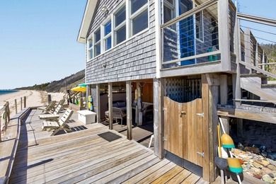 Set along the shoreline of Cape Cod Bay, this rare North Truro - photo 45
