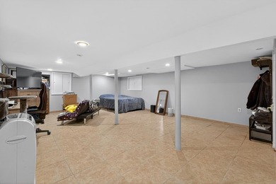 Exceptional opportunity to own a beautifully maintained - photo 11
