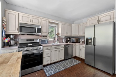 Exceptional opportunity to own a beautifully maintained - photo 12
