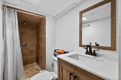 Exceptional opportunity to own a beautifully maintained - photo 13