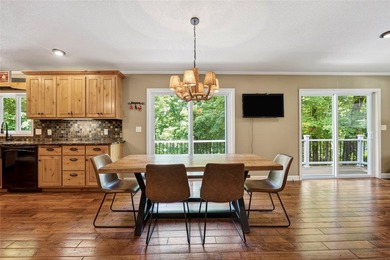 Like new, extensively remodeled Long Lake Retreat! Experience - photo 17