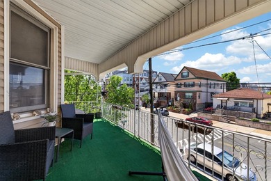 Exceptional opportunity to own a beautifully maintained - photo 18