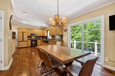 Like new, extensively remodeled Long Lake Retreat! Experience - photo 18