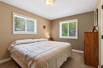 Like new, extensively remodeled Long Lake Retreat! Experience - photo 25