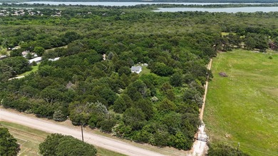 This strategically located property in Denton offers a prime - photo 2