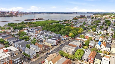 Exceptional opportunity to own a beautifully maintained - photo 44