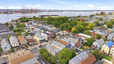 Exceptional opportunity to own a beautifully maintained - photo 46