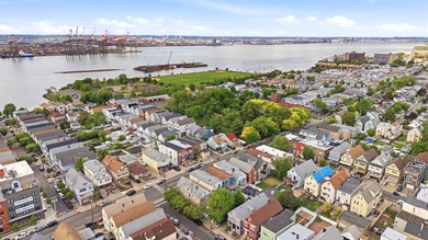 Exceptional opportunity to own a beautifully maintained - photo 47