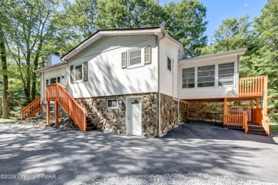 Sunset Lake Home For Sale in Pocono Summit Pennsylvania