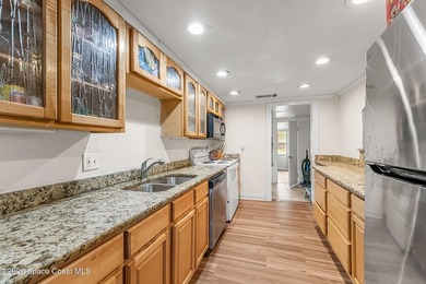 INVESTOR OR FIRST TIME HOME BUYERS! FHA QUALIFIED! This home - photo 14