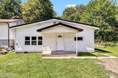 Norris Lake Home Sale Pending in Caryville Tennessee