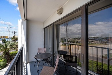 Rare opportunity for renovated, fully furnished 1-bedroom - photo 22