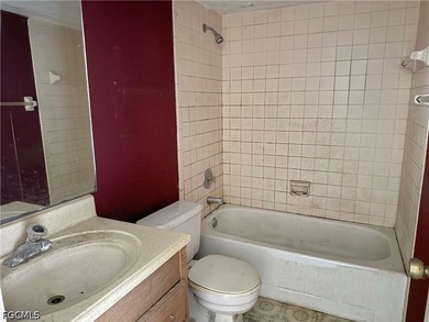 Great Opportunity! First-floor condo with two bedrooms and two - photo 4