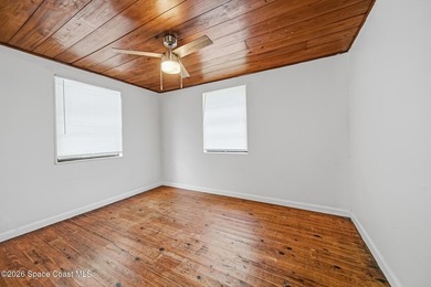 INVESTOR OR FIRST TIME HOME BUYERS! FHA QUALIFIED! This home - photo 25