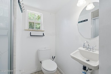 INVESTOR OR FIRST TIME HOME BUYERS! FHA QUALIFIED! This home - photo 27