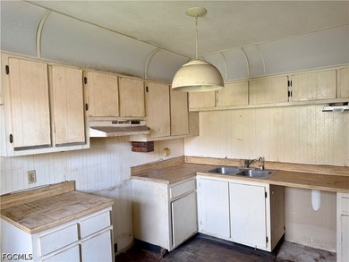 Great Opportunity! First-floor condo with two bedrooms and two - photo 8