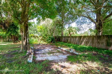 INVESTOR OR FIRST TIME HOME BUYERS! FHA QUALIFIED! This home - photo 37