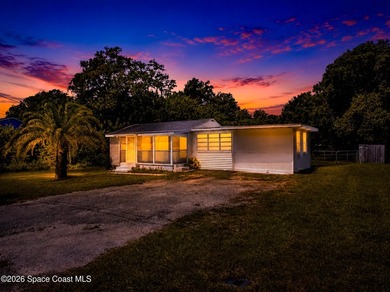INVESTOR OR FIRST TIME HOME BUYERS! FHA QUALIFIED! This home - photo 40