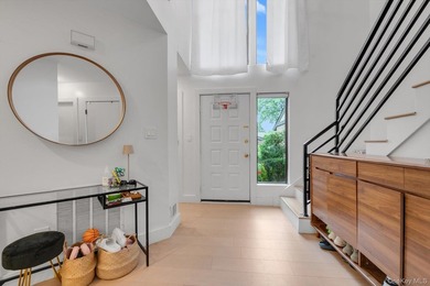 Move right into this beautifully updated corner townhouse condo - photo 3