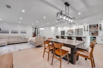Move right into this beautifully updated corner townhouse condo - photo 7