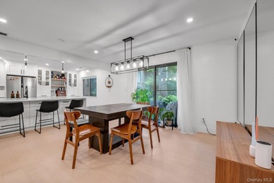 Move right into this beautifully updated corner townhouse condo - photo 8
