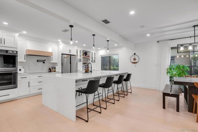 Move right into this beautifully updated corner townhouse condo - photo 10