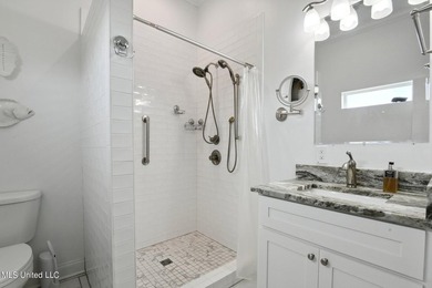 Beautiful beachfront home in Waveland! Sold fully furnished! - photo 16