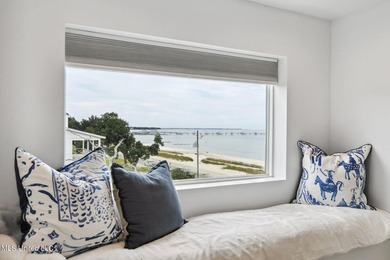 Beautiful beachfront home in Waveland! Sold fully furnished! - photo 18
