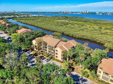 (private lake, pond, creek) Condo For Sale in Daytona Beach Florida