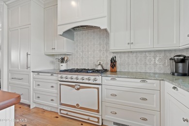 Your buyers will appreciate this beautiful ocean front home - photo 9