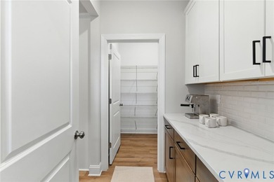 FIRST FLOOR PRIMARY, OPEN, BRIGHT, FAMILY ROOM/DINING - photo 6