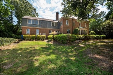 Classic Georgian-style, six bedroom brick estate set on a - photo 5