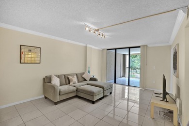Beautifully updated one-bedroom, one-and-a-half-bath corner unit - photo 10
