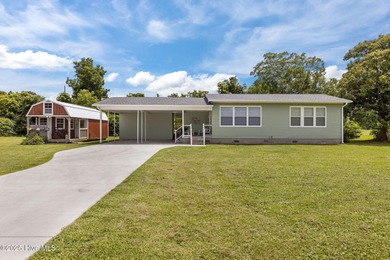 Newport River  Home Active Under Contract in Beaufort North Carolina