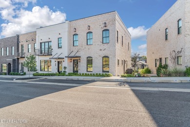 Fort Loudoun Lake Home For Sale in Knoxville Tennessee