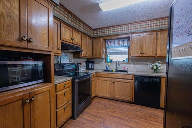 Enjoy peaceful country living just minutes from the fishing and - photo 13