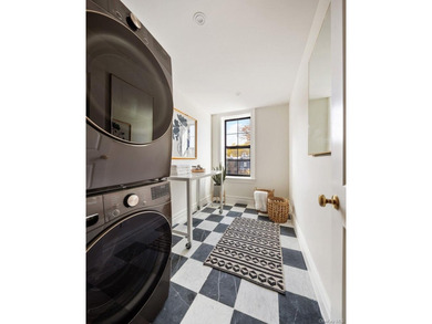 Located on a tree-lined townhouse block in the heart of Boerum - photo 14