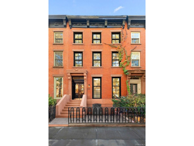 Located on a tree-lined townhouse block in the heart of Boerum - photo 18