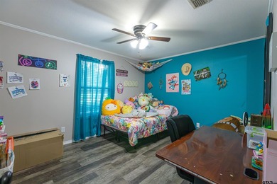 Enjoy peaceful country living just minutes from the fishing and - photo 32