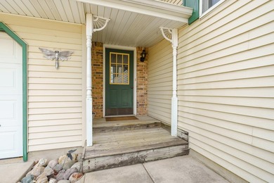 This 3 bedroom 2 bath home has so much to offer...including 165 - photo 3