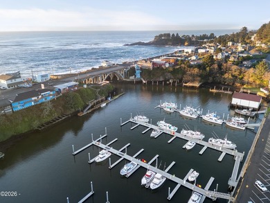 Perched on the top floor with sweeping panoramic ocean views - photo 25
