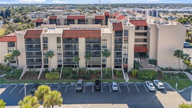 Port Charlotte Waterway Area Condo Sale Pending in Port Charlotte Florida