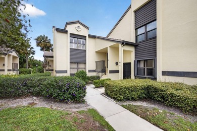 Rarely Available 2 Bedroom, 2 Bathroom Plus Office/Den Floor - photo 1